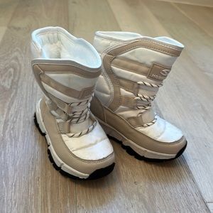 Child snow boots